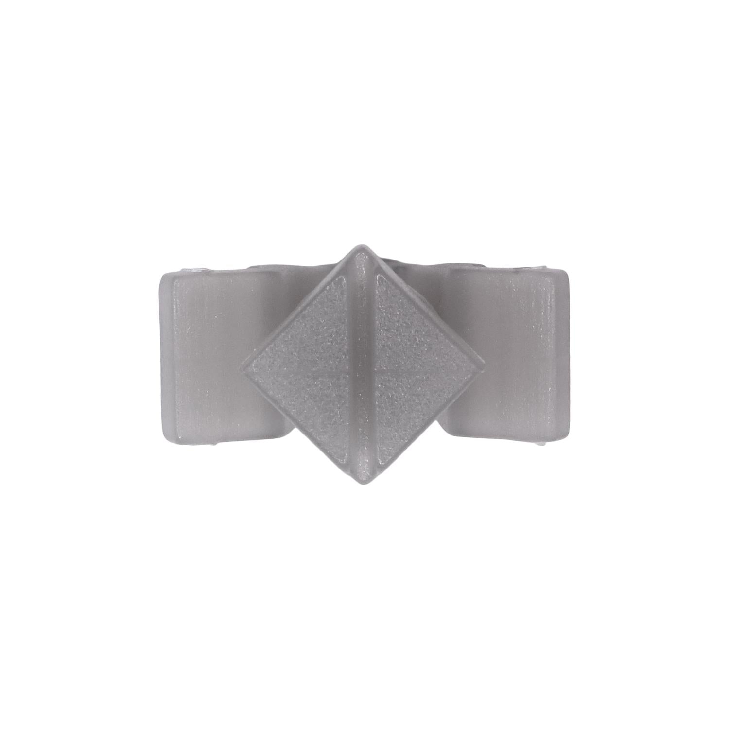 Auveco # 16860 Nissan Grille Clip. Qty 25.